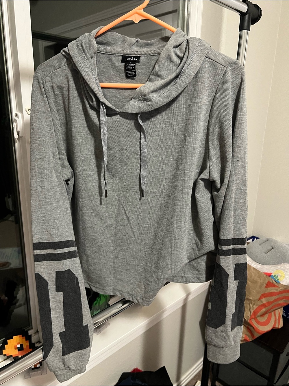 Rue21 Light Gray Hooded Pullover with Sleeve Graphics